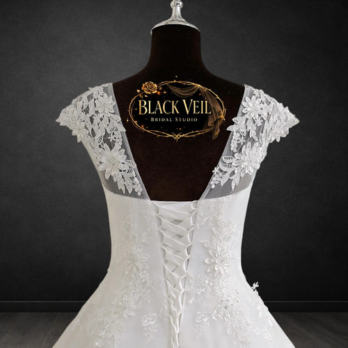 Elise Traditional Wedding Dress