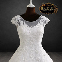 Elise Traditional Wedding Dress