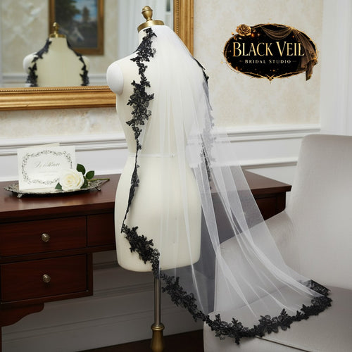 Black Lace Appliques Short Wedding Veil With Comb